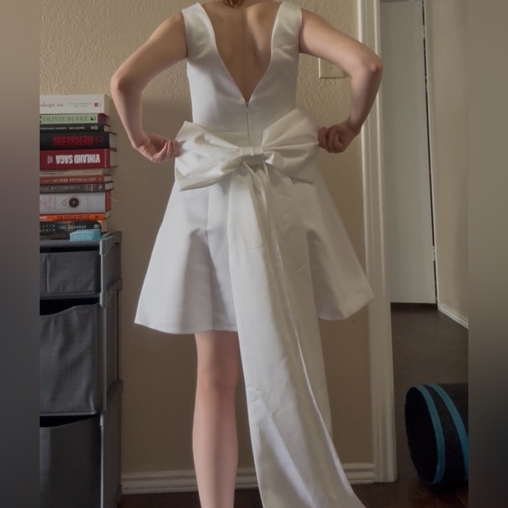 Elegant White Bow-Back Dress